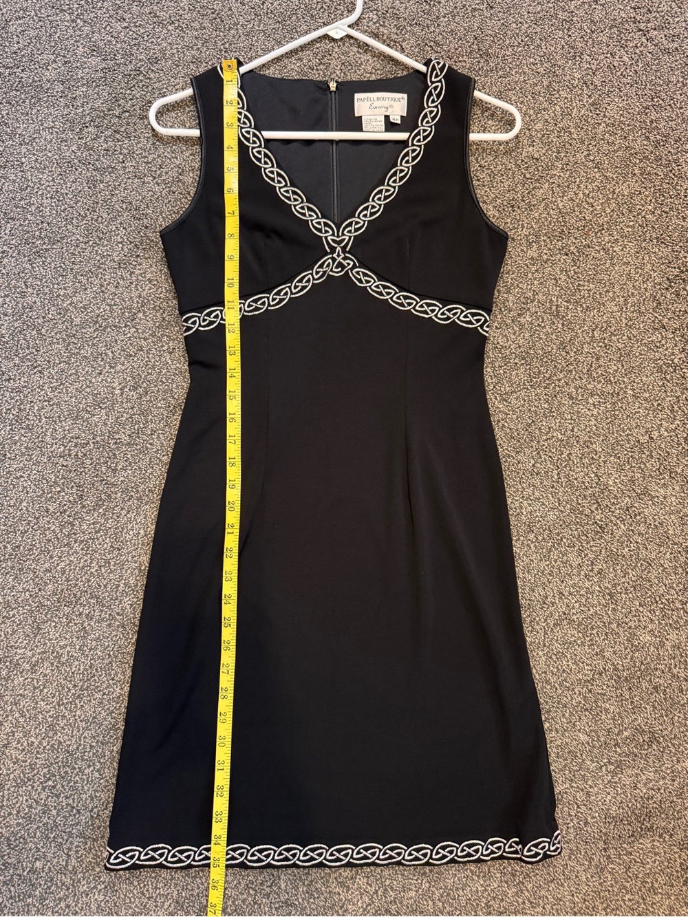 Papell Classic Black VNeck Sheath SleevelessDress Silver Trim Back Zipper Sz 4P - Picture 11 of 11
